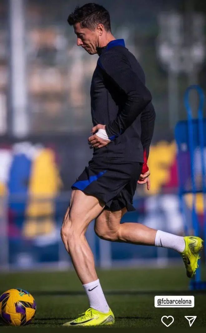 九游体育-莱万多夫斯基技术特点