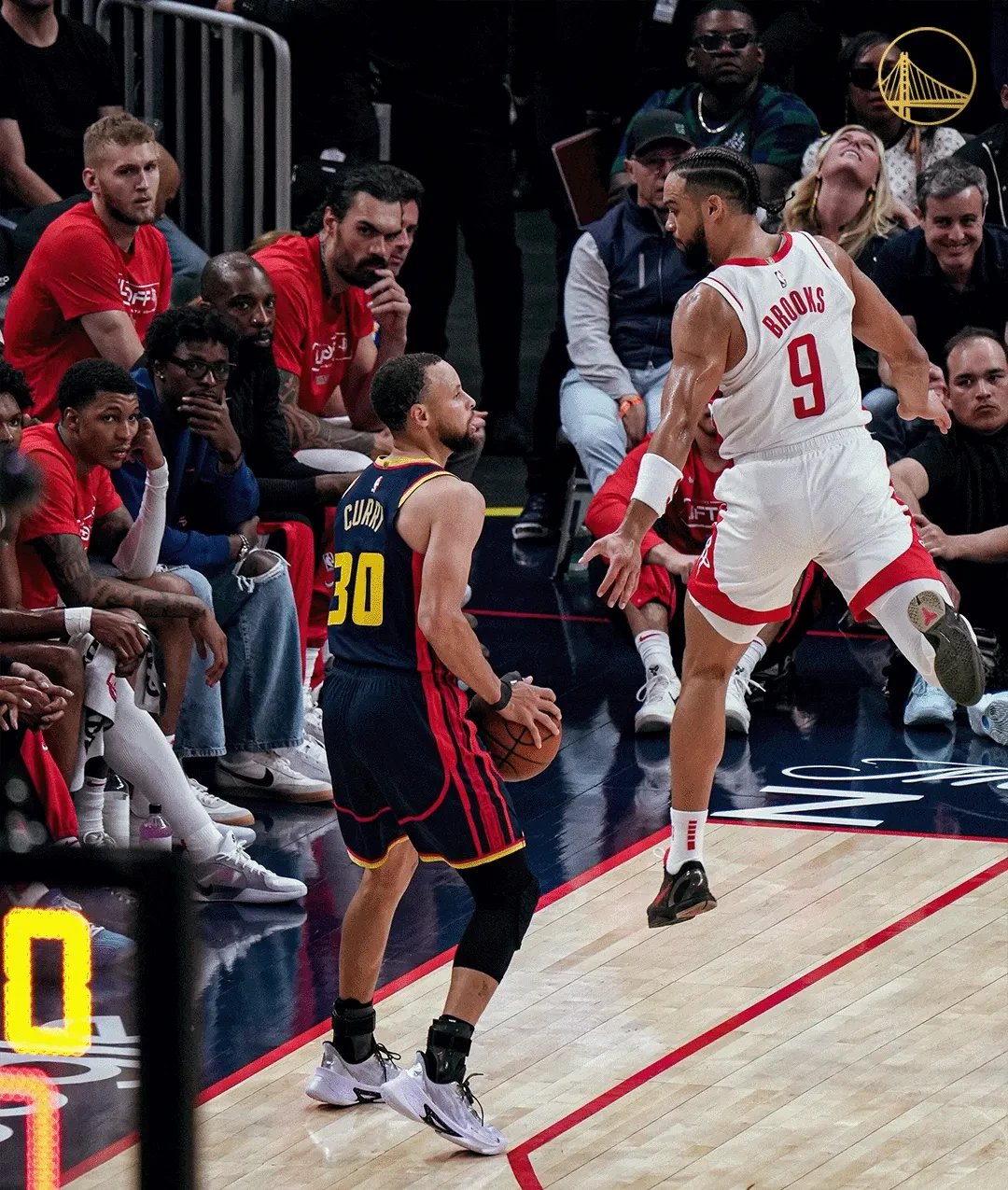 九游体育-库里重返赛场，出色发挥首场状态出色，西班牙队观众沸腾！再创辉煌时刻的简单介绍