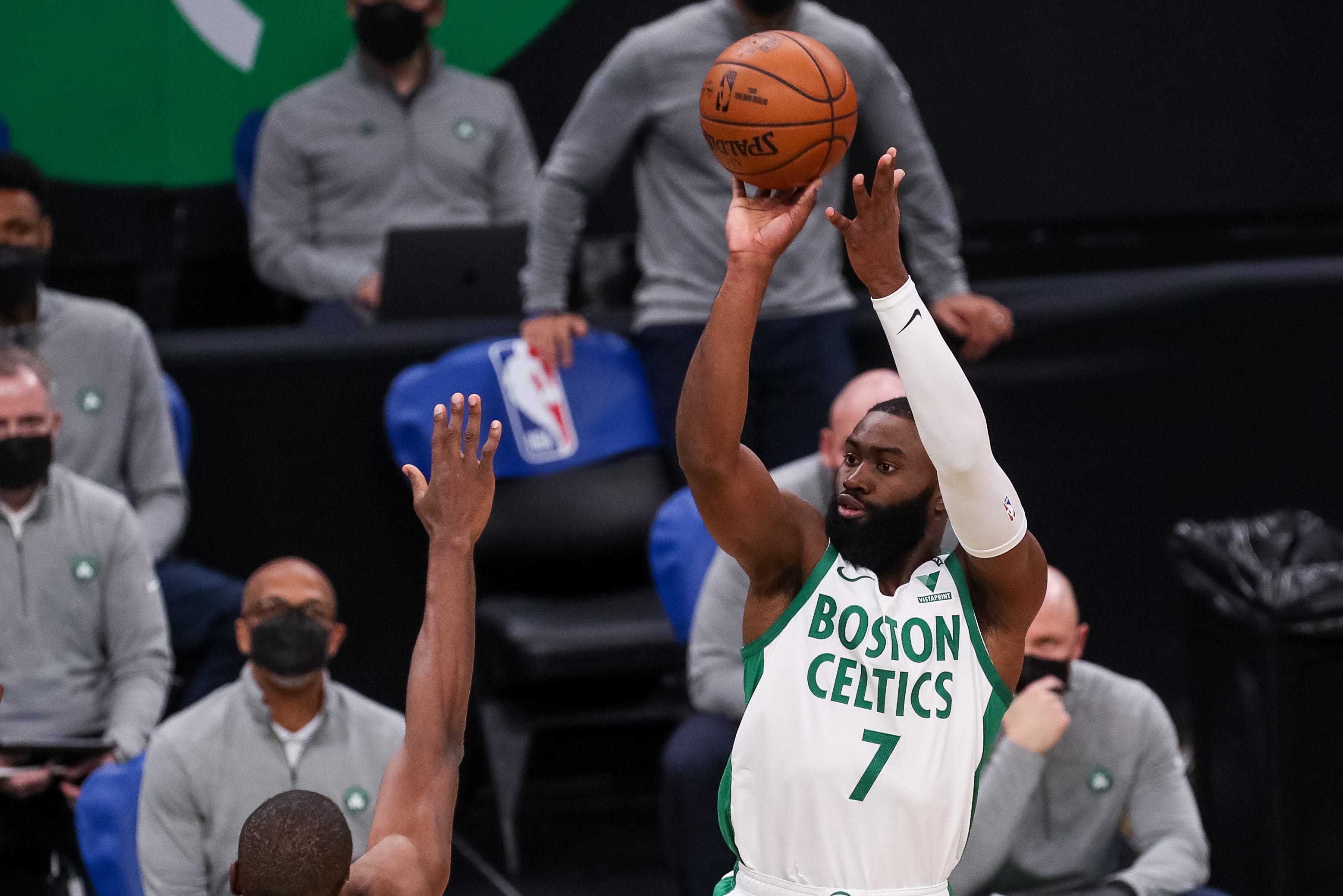 九游体育APP-关于法兰克福迎全明星赛关键赛；冲刺阶段止住颓势；压力陡增；纪律约束更严格的信息