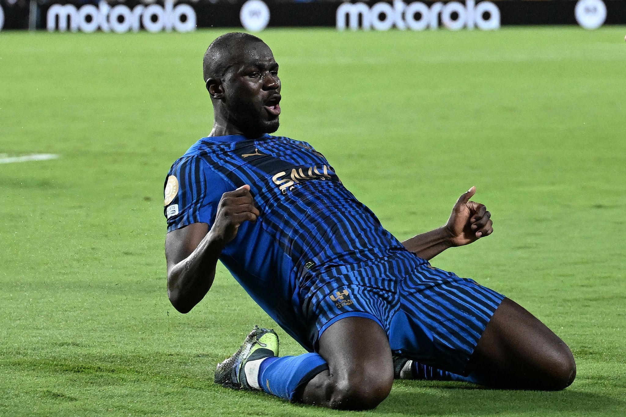 曼联更衣室发声备战欧冠利物浦迎社区盾关键赛，连对手都承认：清晨比利亚雷亚尔调整名单以备德国杯的简单介绍